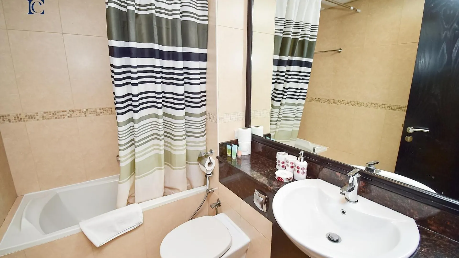 Apartament Luxury Escapes - Modern Studio Apt - Metro, Beach & Mall Mins Away Dubaj